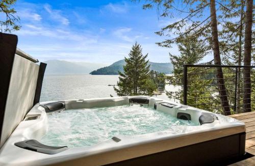 Sandpoint Apartment | Stunning Designer Rental with Breathtaking Views for a Memorable Escape in Nature by Lake Pend Orielle in Idaho