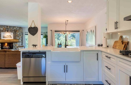 Elkhorn Village Condo | Stunning Elkhorn Condo with Sauna, Hot Tub, + More!