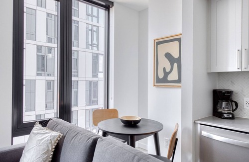 Downtown Seattle Apartment | Stunning First Hill Studio w/Gym & Coworking, by Blueground