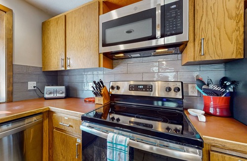 Black Butte Ranch House | Stunning home in the pines with pool & on-site spa