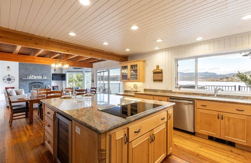 Worley House | Stunning Lakefront Stay! Hot Tub, Private Dock, Pet-Friendly, BBQ, Large Patio, Scenic Lake Views