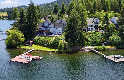 Worley House | Stunning Lakefront Stay! Hot Tub, Private Dock, Pet-Friendly, BBQ, Large Patio, Scenic Lake Views