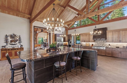 Hayden Cabin | Stunning Lodge on 500 ft Waterfront♦7BR-Sleeps 21♦Spa&Dock♦Reunions&Small Events