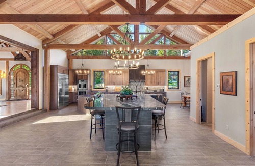 Hayden Cabin | Stunning Lodge on 500 ft Waterfront♦7BR-Sleeps 21♦Spa&Dock♦Reunions&Small Events