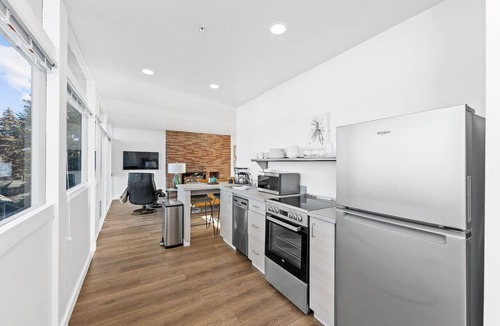 Cliff - Cannon Apartment | -Stunning Mid Century Modern with amazing Downtown City Views!