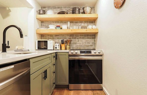 Glacier Condo | Stunning Mt Baker Condo Resort Amenities, Dog OK