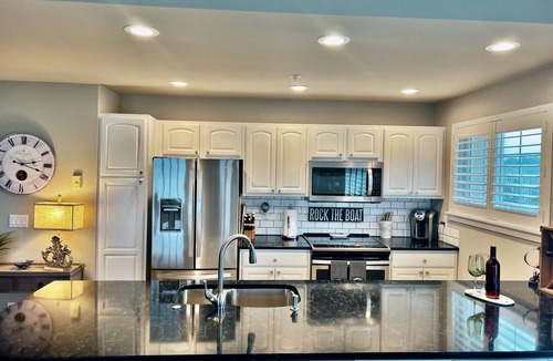 Westport Condo | Stunning Ocean View ~ Hot tub ~ 2BR/2 Bath ~EV Chargers!