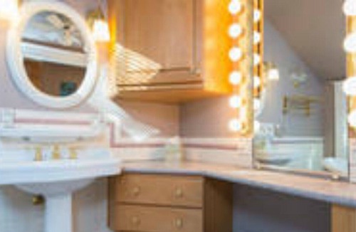 Laurelhurst House | Stunning Remodeled 1910 Craftsman in Laurelhurst - A Rare Find!