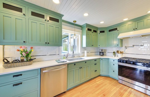 Ponder Point House | Stunning Sandpoint Lakefront Home: Hot Tub + Dock
