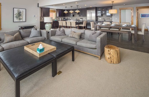 Big Sky Ski Chalet | Stunning Ski-In/Ski-Out Mountain Chalet