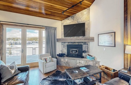 Big Horn House | Stunning ski-in/ski-out townhome with a private indoor hot tub