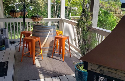 Roseburg House | Stunning Views~ Beulaire, a MCM Hillside Retreat Suite. Beautiful Views~