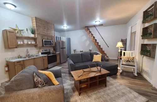 Eatonville Cottage | Stunning Views! ~Tahoma Ridge Cottage~ 35 miles to Mt. Rainier! Enjoy every moment!