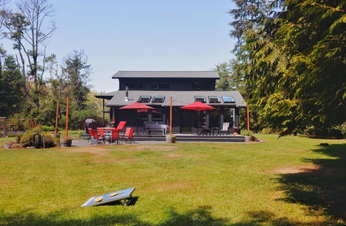Lummi Island House | Stylish Home on Private 5 Acres- EV Charger