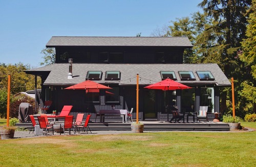 Lummi Island House | Stylish Home on Private 5 Acres- EV Charger