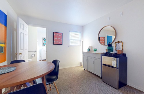 Port Townsend Hotel | Stylish hotel suite just steps away from Downtown Port Townsend
