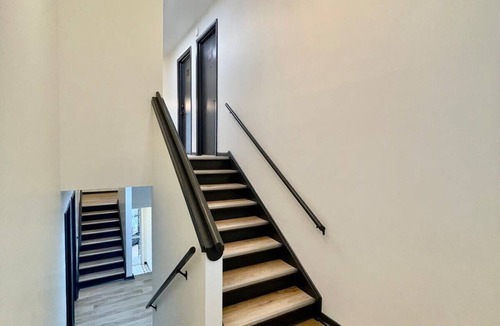 Joslyn Castle Apartment | Stylish Midtown Apartment | Walk to Dining & UNMC