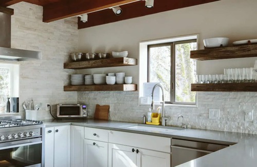 Hood River House | Stylish & Modern Hood River Retreat Near Downtown!