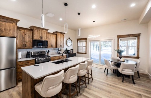 Island Park House | Stylish New, EV Charger, Hot Tub, Close to YNP!