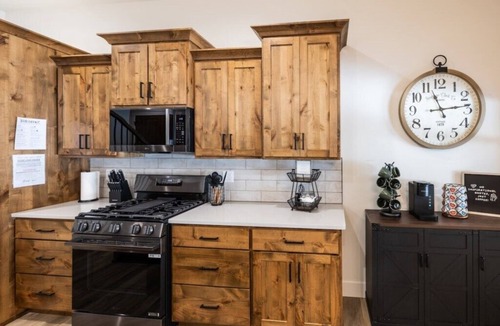 Island Park House | Stylish New, EV Charger, Hot Tub, Close to YNP!
