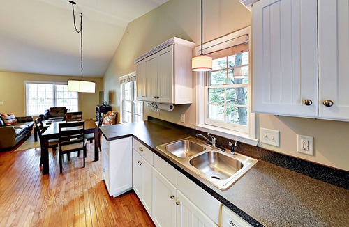 Shelby Hills House | Stylish Remodeled Cottage w/Classic Front Porch Swing - Walk to 5 Points