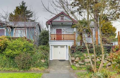 Ballard Apartment | Stylish Seattle Apt w/Sauna: 6 Mi to Downtown!