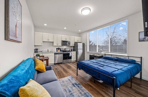 South Tacoma Apartment | Stylish Tacoma Studio near Universities