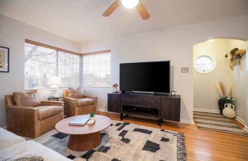 Sugar House House | Sugar House Basecamp 30 Minutes to Ski Resorts