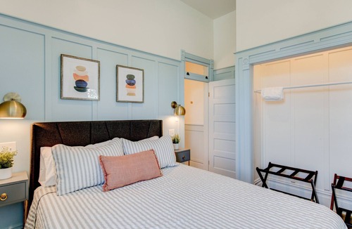 Springville Hotel | Suite 3 | Historic Art City Inn