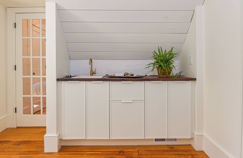 Jacksonville Hotel | Suite 4 at Kubli Haus Luxury, Style & Location, 1 block to Britt