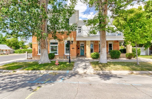 Springville Hotel | Suite 4 | Historic Art City Inn
