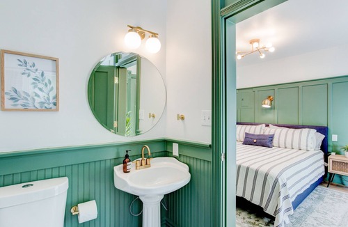 Springville Hotel | Suite 9 | Historic Art City Inn
