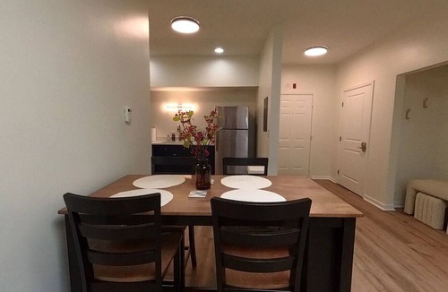 Oread Apartment | Suite above Mass - C4