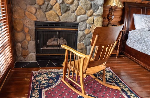 Sumas Hotel | Sumas Mountain Lodge