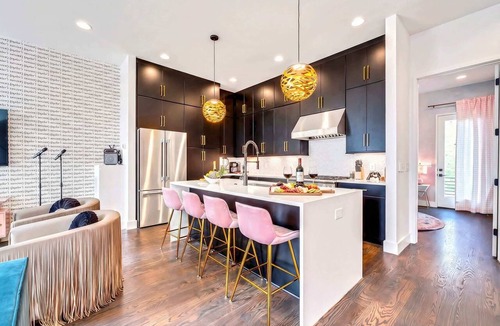 Katie Hill Neighborhood House | Summer double rooftops, hot tubs, skyline views near Broadway & Nissan Stadium