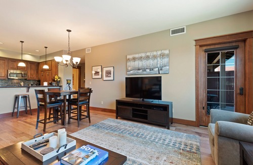 Coeur d'Alene Condo | Summer Escape in Riverstone, 2BR Condo Retreat, Near Everything