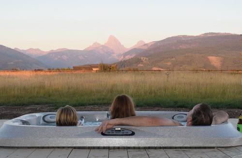 Driggs House | Summer in the Tetons! Close to Grand Targhee & Jackson Hole with amazing views!