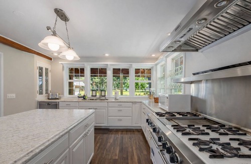 Leavenworth House | Summer Pool | Hot Tub | Firepit | Yard | Sleeps 12