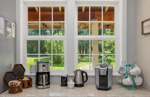 Leavenworth House | Summer Pool | Hot Tub | Firepit | Yard | Sleeps 12