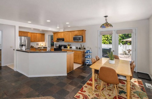 Leavenworth House | Summer Pool | Hot Tub | Near Town | BBQ | Firepit