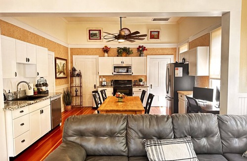 Jacksonville House | Sun Cottage in the Heart of Jacksonville