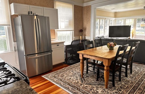 Jacksonville House | Sun Cottage in the Heart of Jacksonville