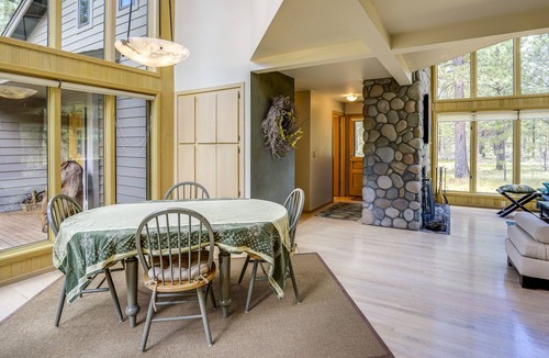 Black Butte Ranch House | Sun-filled home w/ privacy, shared pool, hot tub & resort amenities!