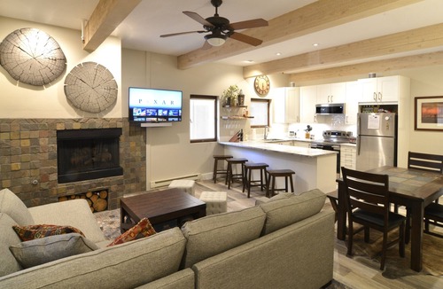Ketchum Condo | Sun Valley Adventures | Heated Pool & Spa