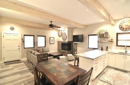 Ketchum Apartment | Sun Valley Adventures Heated Pool & Spa