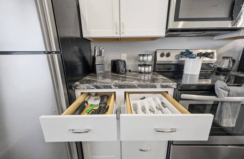 St. Joseph Apartment | Sun Valley Courtyard | No Steps