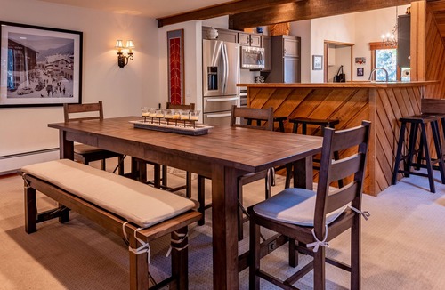 Elkhorn Village Condo | Sunburst Condo 2713 - Newly Updated w/Room for 8 & Hot Tub Onsite