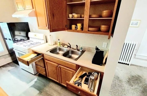 Ames Apartment | Sunfield: Cozy Pets Welcome Family Downtown Nr ISU