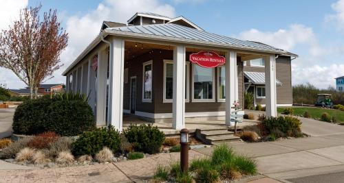 Ocean Shores House | Sunflower Beach Cottage