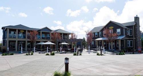 Ocean Shores House | Sunflower Beach Cottage